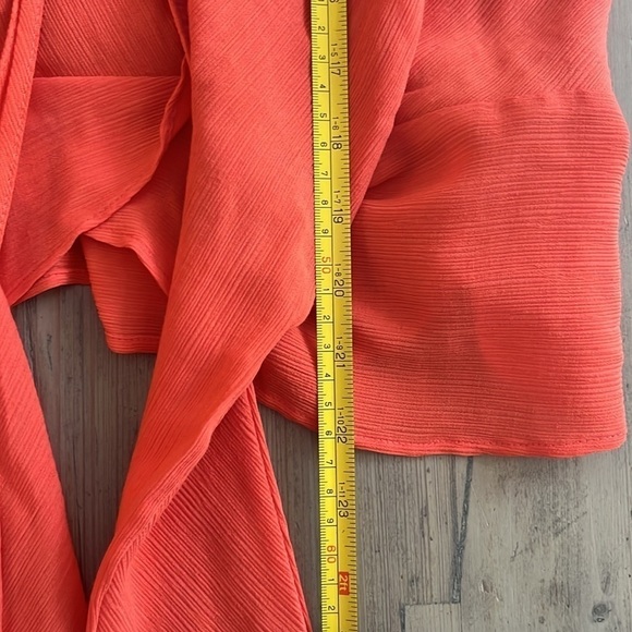 Bailey 44 Taj Long Sleeve Crinkle Texture Front Tie Cut Out Top Orange L - Picture 7 of 11